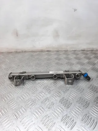 6M8G9D280AA Топливная рампа Mazda 3 BK 2.0л LF Арт 36548, вид 1