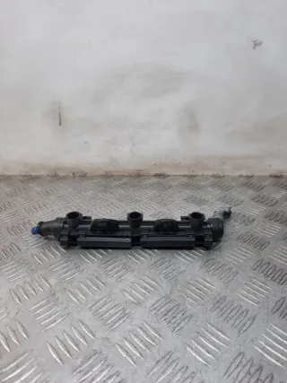 03E133320 Топливная рампа Skoda Fabia 1 Арт 39145, вид 3