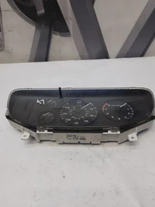 69719080 Щиток приборов (приборная панель) Mazda 323 BA Арт 40533, вид 3
