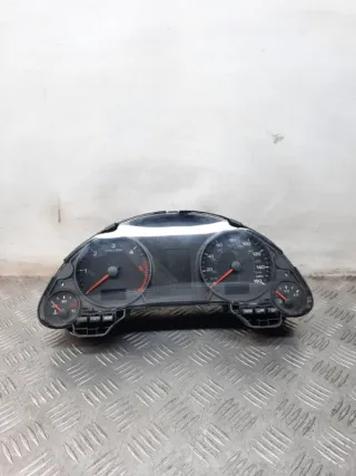 8H0920951E Щиток приборов (приборная панель) Audi A4 B7 Арт 42254, вид 1