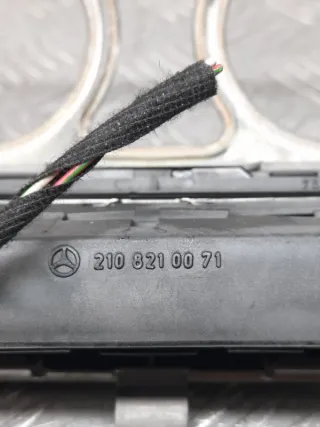 2108210071 Кнопка аварийной сигнализации Mercedes CLK W208 Арт 42353, вид 6