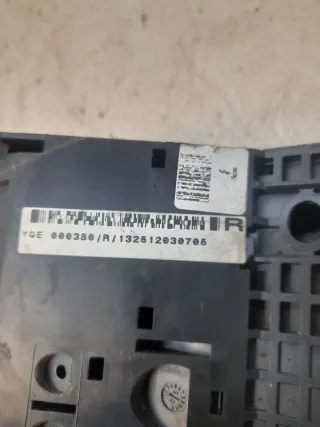 yqe000380r Блок предохранителей Land Rover Freelander 1 Арт 44757, вид 9