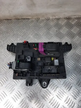 13302300 Блок предохранителей Opel Astra J Арт 45093, вид 1