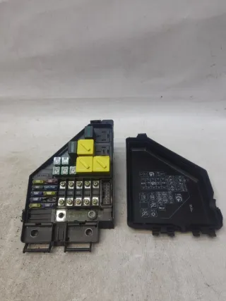 yqe000380 Блок предохранителей Land Rover Freelander 1 Арт 45186, вид 1