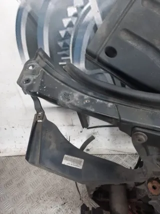  Передняя панель крепления облицовки (телевизор) Audi A4 B7 Арт 46977, вид 2