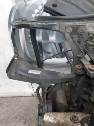  Передняя панель крепления облицовки (телевизор) Audi A4 B7 Арт 46977, вид 3