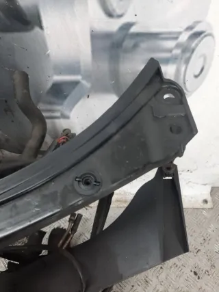  Передняя панель крепления облицовки (телевизор) Audi A4 B7 Арт 46977, вид 9