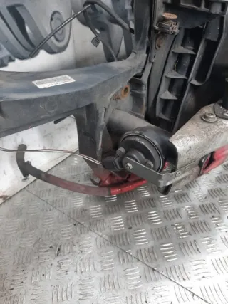  Передняя панель крепления облицовки (телевизор) Audi A4 B7 Арт 46977, вид 12