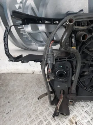  Передняя панель крепления облицовки (телевизор) Audi A4 B7 Арт 46977, вид 15