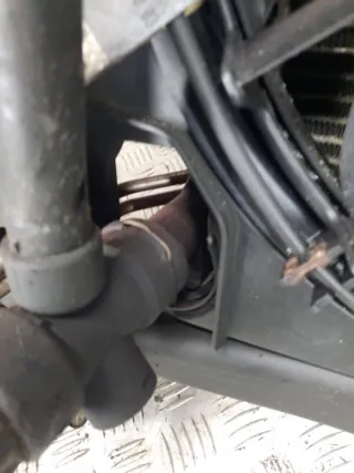  Передняя панель крепления облицовки (телевизор) Audi A4 B7 Арт 46977, вид 17