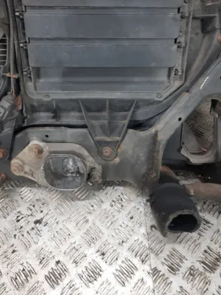  Передняя панель крепления облицовки (телевизор) Audi A4 B7 Арт 46977, вид 23