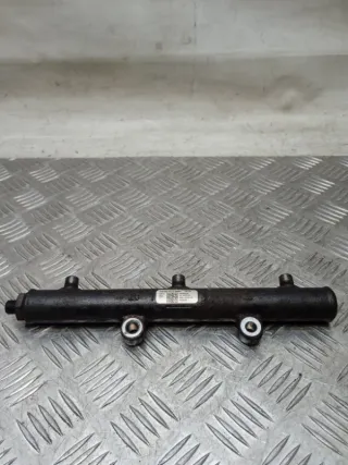 4R8Q9D280BC Топливная рейка Land Rover Discovery 3 Арт 48032, вид 1