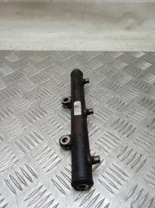 4R8Q9D280BC Топливная рейка Land Rover Discovery 3 Арт 48032, вид 2