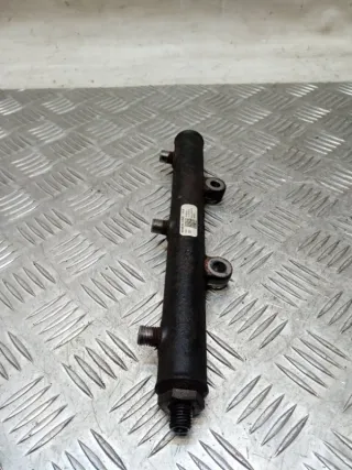 4R8Q9D280BC Топливная рейка Land Rover Discovery 3 Арт 48032, вид 4
