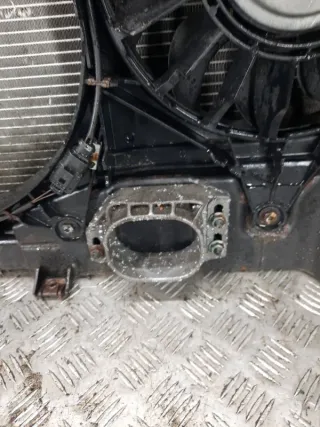  Передняя панель крепления облицовки (телевизор) Audi A4 B7 Арт 48198, вид 26