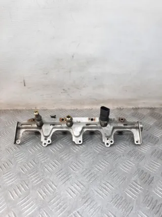 06F133317 Топливная рампа Audi A4 B7 Арт 48789, вид 1