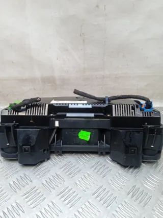 1036902643 Щиток приборов (приборная панель) Audi A4 B7 Арт 51695, вид 5