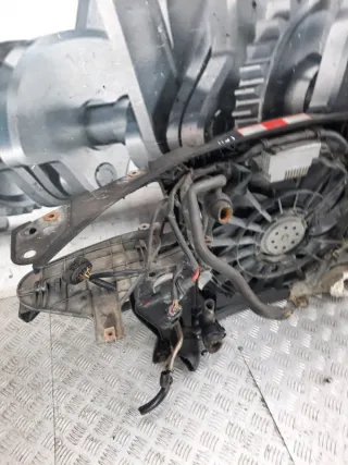  Передняя панель крепления облицовки (телевизор) Audi A4 B7 Арт 52071, вид 12