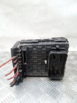 1K0937125 Блок предохранителей Volkswagen Golf 5 Арт 53714, вид 3