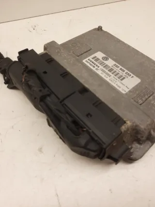03D906033F Блок управления двигателем Volkswagen Polo 5 Арт 57079, вид 2
