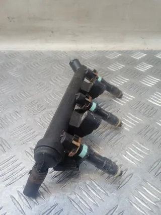 03D133329B Топливная рампа Volkswagen Polo 3 Арт 59501, вид 4