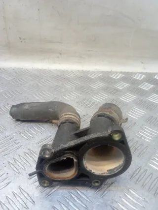 98MM9K478 Фланец (тройник) системы охлаждения Ford Focus 1 Арт 59587, вид 3