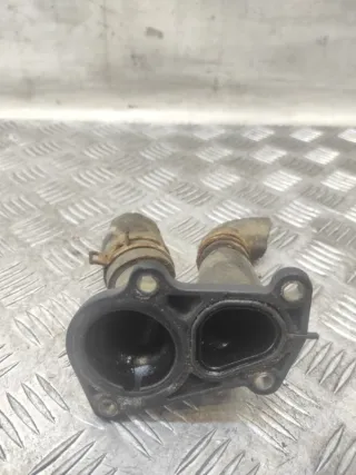 98MM9K7808 Фланец (тройник) системы охлаждения Ford Focus 1 Арт 60176, вид 2