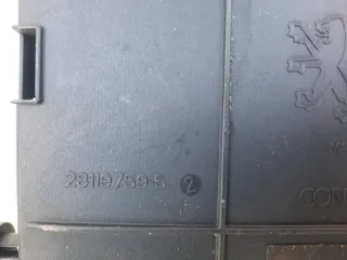281197595 Блок предохранителей Peugeot 308 1 Арт 65401, вид 6