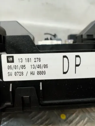 13181278 Блок предохранителей Opel Astra H Арт 68684, вид 6