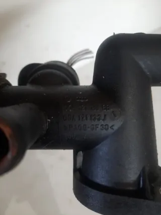 06A121133J Фланец (тройник) системы охлаждения Audi A3 8L Арт 71379, вид 7