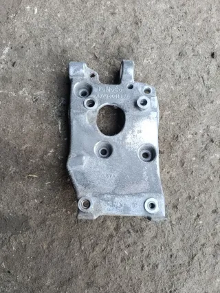 AV2Q8D611AB Кронштейн компрессора кондиционера Ford Focus 3 Арт MT29096074, вид 1