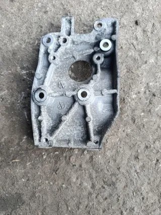 AV2Q8D611AB Кронштейн компрессора кондиционера Ford Focus 3 Арт MT29096074, вид 2