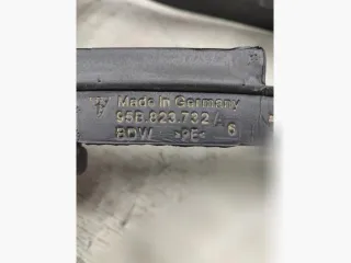  Уплотнитель капота Porsche Macan Арт 152741944, вид 3