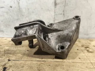 074145167 Кронштейн гидроусилителя Volkswagen Transporter T4 restailing Арт 94728929, вид 1
