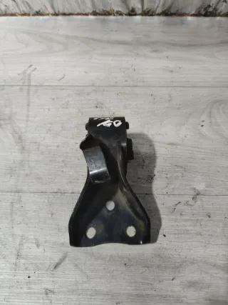 B25D39040 Подушка двигателя Mazda 323 BJ Арт 94731644
