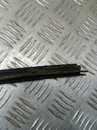  Уплотнитель стекла двери (бархотка) Land Rover Range Rover 4 Арт 214732, вид 4