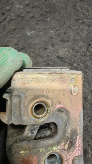 357839016 Замок двери задней правой Volkswagen Passat B4 Арт 94756862, вид 2