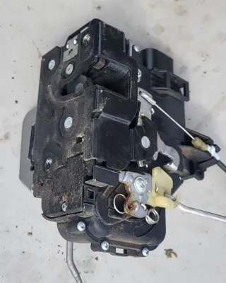 401837016 Замок двери передней правой Audi A6 C5 (S6,RS6) Арт 94761784, вид 2