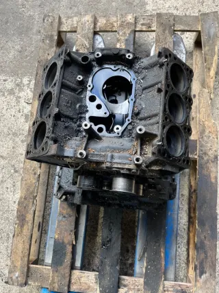 AYM Блок цилиндров Audi A6 C5 (S6,RS6) Арт 94784724