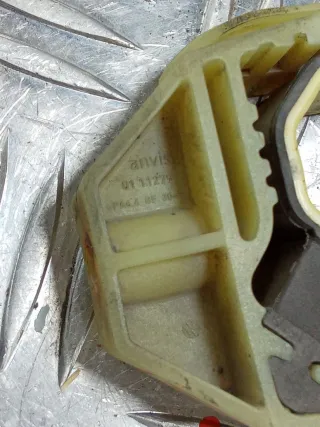 1Z0121867B,1K0121867G Кронштейн радиатора Volkswagen Passat B6 Арт 94795938, вид 6