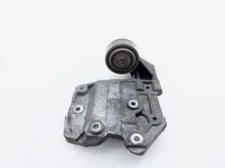 7813A730 Кронштейн компрессора кондиционера Mitsubishi Pajero Sport 3 Арт ST260382, вид 1