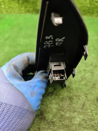 6Y0959855 Кнопка стеклоподъемника переднего правого Skoda Fabia 1 Арт 97748, вид 5