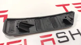 1059979-00-B Кронштейн крепления фары противотуманной левой Tesla model S Арт 99477236