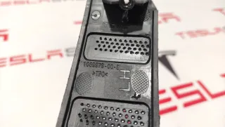 1059979-00-B Кронштейн крепления фары противотуманной левой Tesla model S Арт 99477235, вид 2