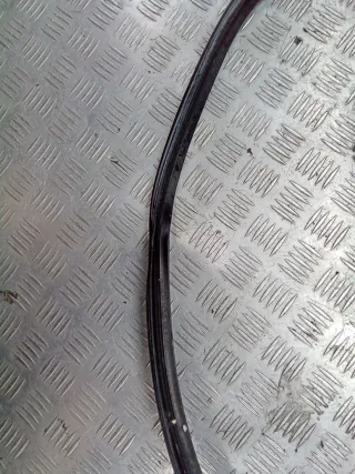  Уплотнитель капота Volkswagen Passat B6 Арт 94813318, вид 9