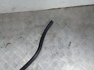  Уплотнитель капота Volkswagen Passat B6 Арт 94813318, вид 3