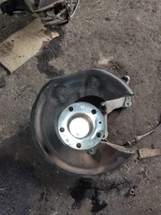  Кулак задний левый Volkswagen Passat B6 Арт 94822457