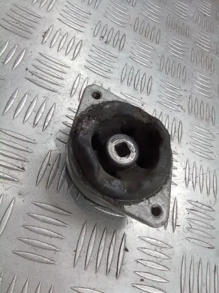 045117061D Подушка крепления кпп Volkswagen Passat B5 Арт 94828302, вид 2