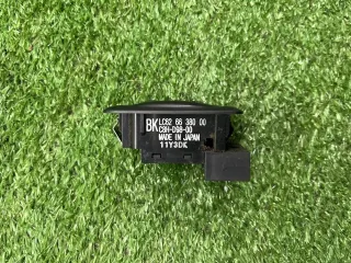 LC626638000 Кнопка стеклоподъемника заднего левого Mazda MPV 2 Арт 169344, вид 8