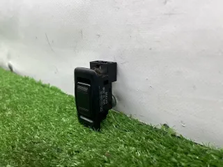 LC626638000 Кнопка стеклоподъемника заднего правого  Mazda MPV 2 Арт 169345, вид 2